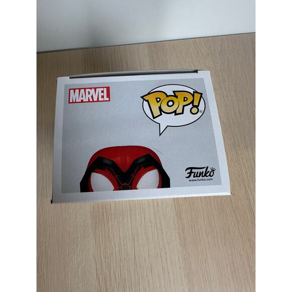 Spider-Man Miles Morales Game Crimson Cowl Suit Funko Pop! Vinyl Figure #770 NEW - Picture 5 of 5